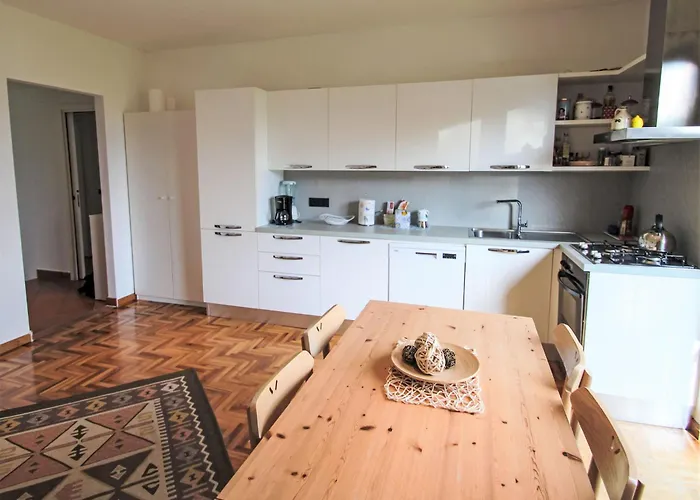 아파트 Il Ciliegio By Interhome Maccagno